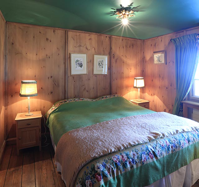 Room 01
