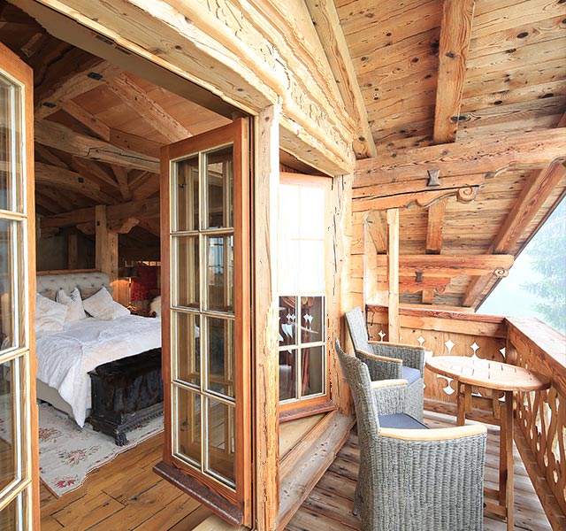 Room 11, Balcony