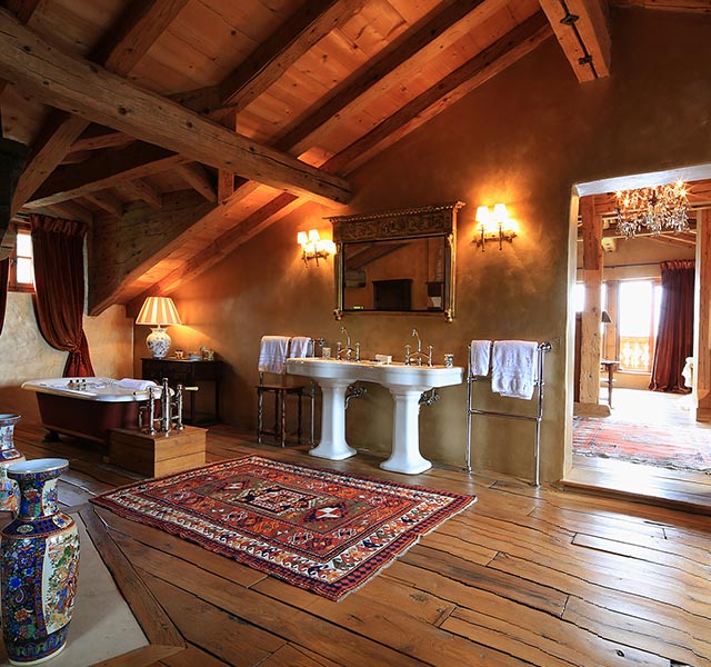 Room 11, Bathroom